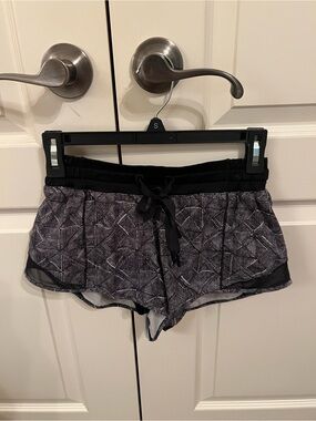 lululemon athletica rare hotty hot shorts with tie